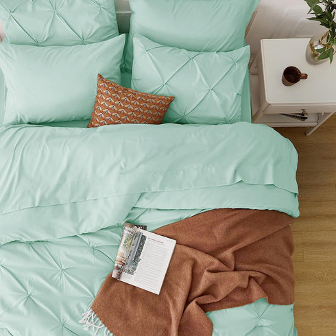Marquis Luxurious Pinch Pleated All-Season Comforter With  Pillow Shams